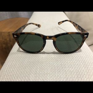 Tommy Hilfiger Sunglasses in great condition